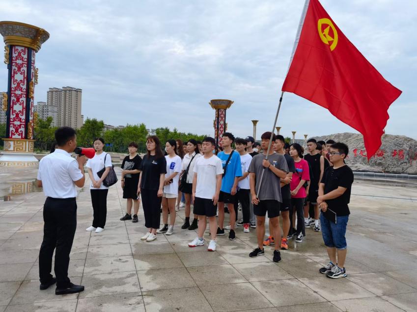 说明: 姚俊仙 去泄洪撤离群众安置点做志愿者照片4