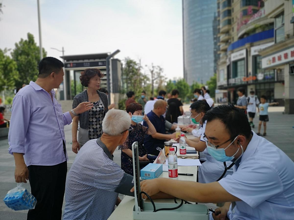 1E9E3?e=.jpg 1E9E3?e=.jpg